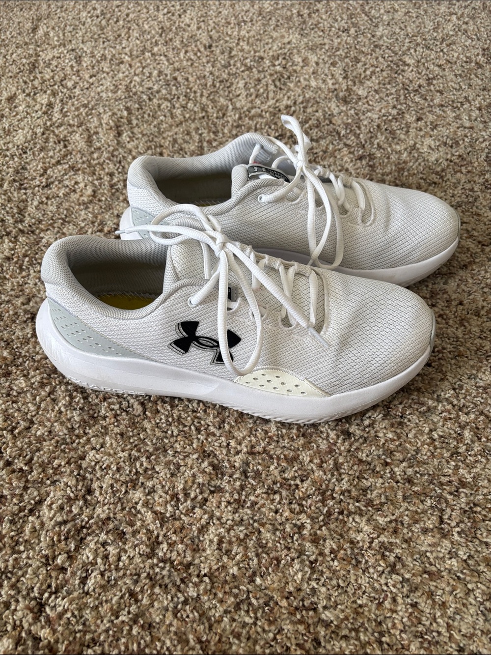 Men’s Under Armour White Low-Top Mesh Training Shoes with Black Logo